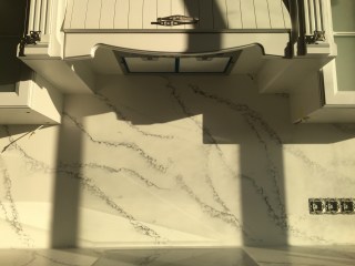 стеновая панель Calacatta Bianca