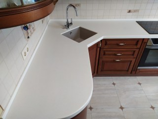 угловая столешница из искусственного камня