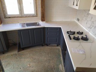 угловая столешница из Neomarm NM201 Calacatta Bianca